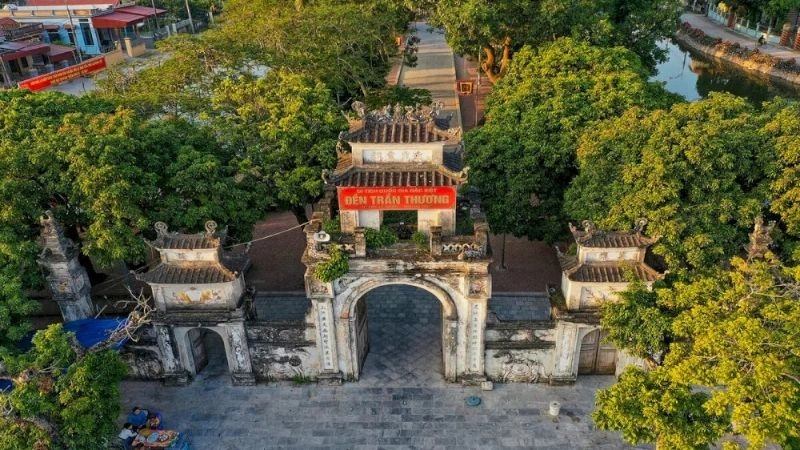 Đôi nét về đền Trần Thương