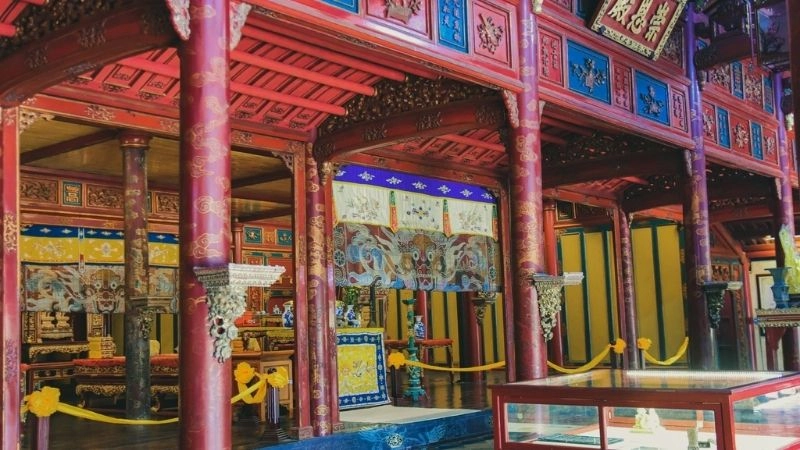 Nét đẹp trong văn hóa Huế thể hiện qua lăng tẩm