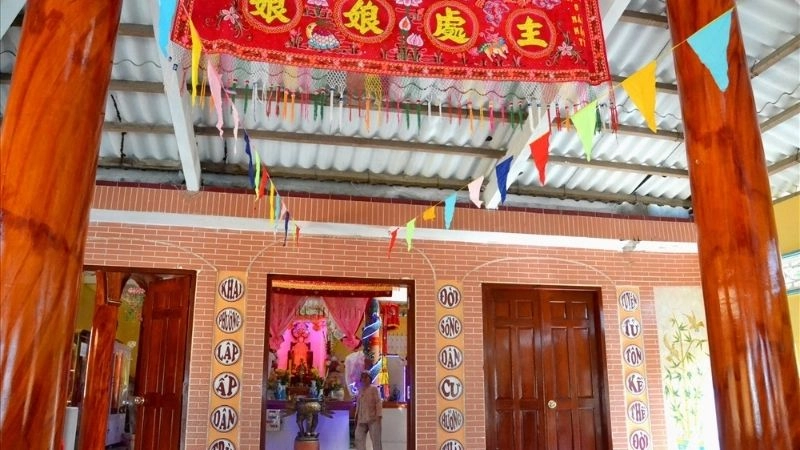 Miếu Bà Cố Chủ lễ vía rộn ràng sắc màu tín ngưỡng