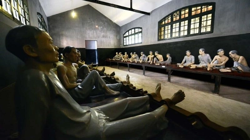 Nhà tù Hỏa Lò Hà Nội di tích lịch sử