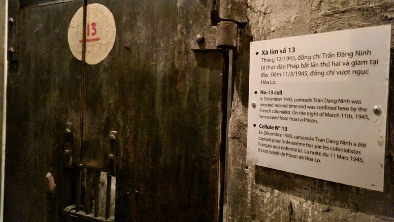 Trải nghiệm tour đêm nhà tù Hỏa Lò hấp dẫn