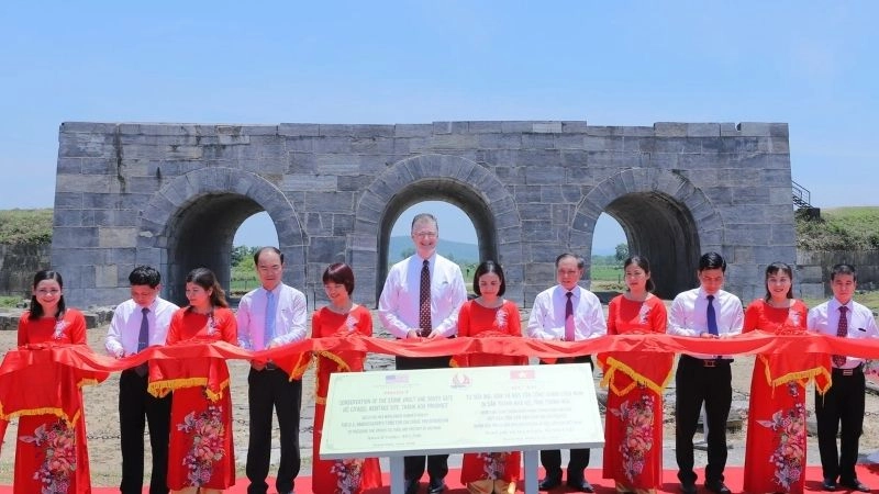 Những câu chuyện về thành Nhà Hồ Hồ Quý Ly