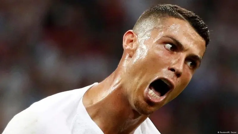 Ronaldo meme face nổi bật với thần thái hài hước sinh động