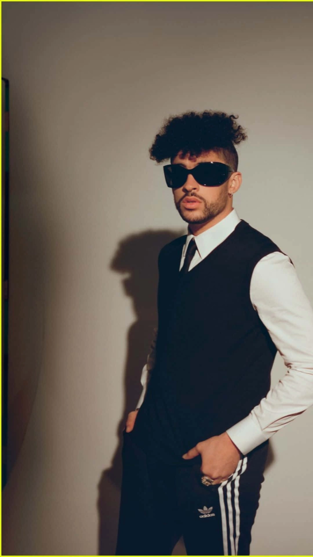 Bad Bunny concert bùng nổ với hàng nghìn fan cuồng nhiệt