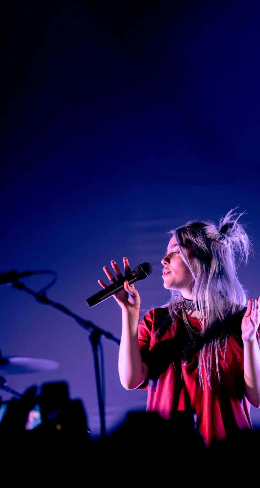 Wildflower Billie Eilish ca khúc mới gây bão toàn cầu