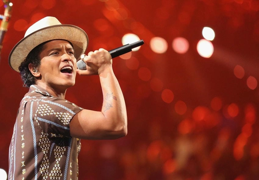 Die With A Smile Bruno Mars đầy cảm xúc và mạnh mẽ