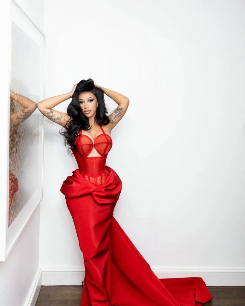 Cardi B age cho thấy sức hút trẻ trung và đầy bản lĩnh