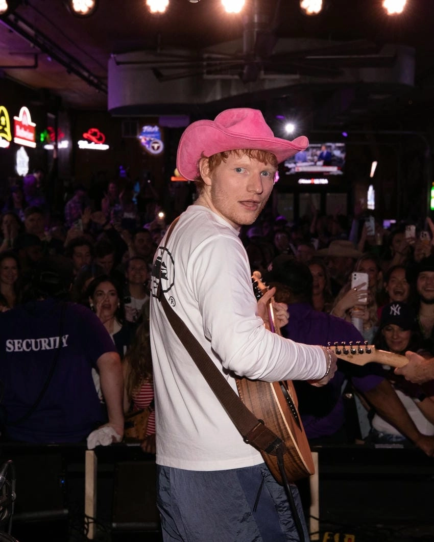 Ed Sheeran songs hành trình âm nhạc vang dội