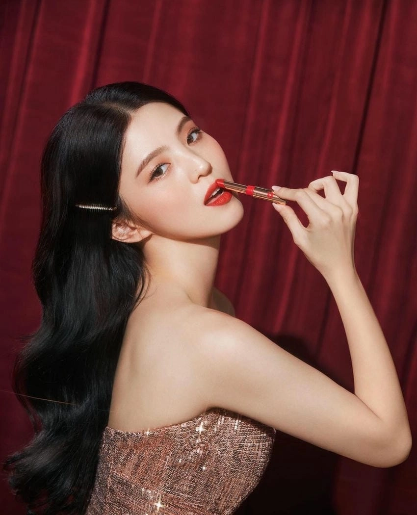 Han So Hee tuổi thật khiến fan bất ngờ