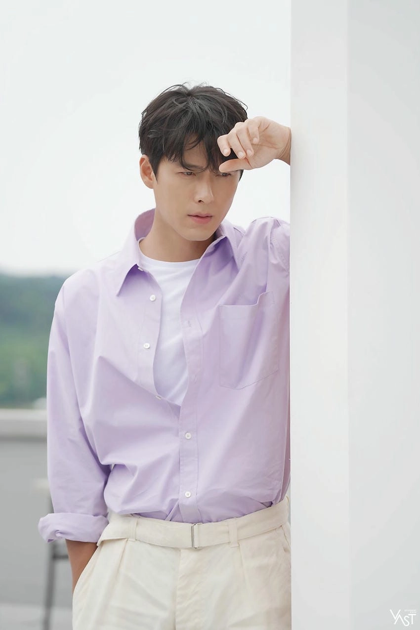 Hyun Bin tuổi thật khiến fan bất ngờ