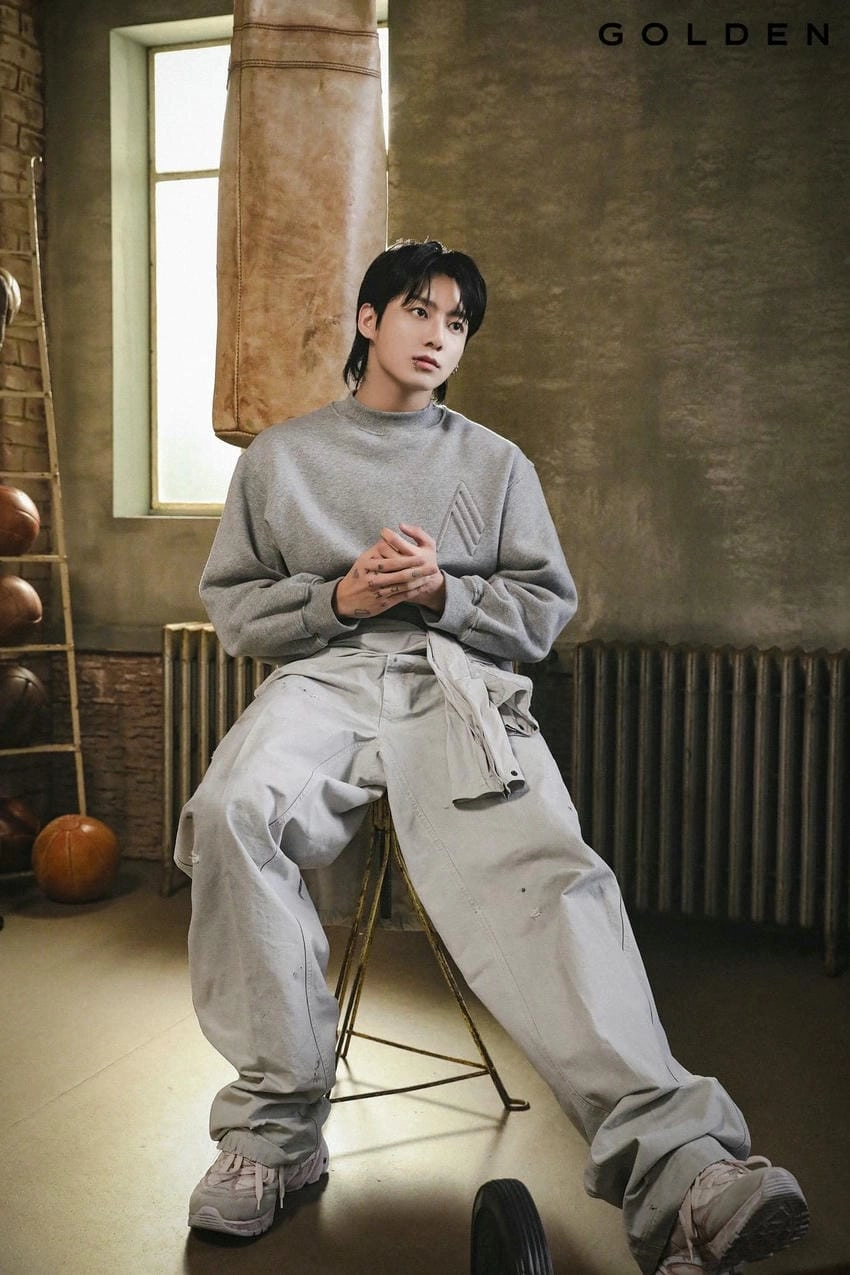 Jungkook IG chia sẻ phong cách đời thường cuốn hút