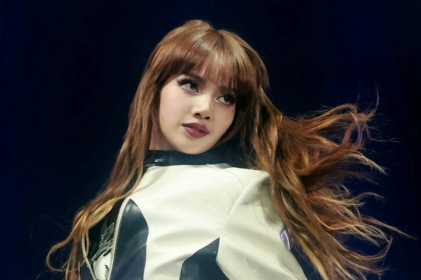 Lisa nhảy khiến fan ngỡ ngàng trước sự cuốn hút