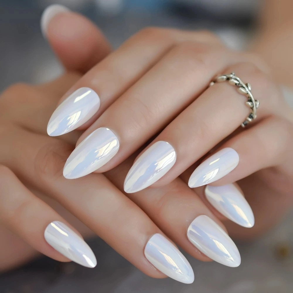 Nail sang chảnh phong cách hiện đại cho đôi tay cuốn hút