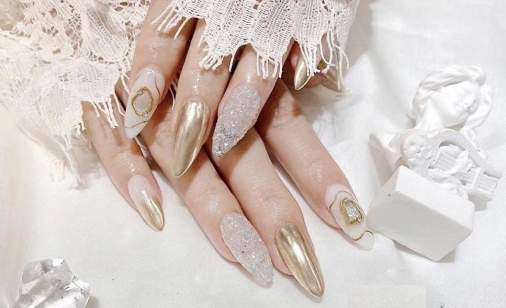 Mẫu nail sang chảnh nhẹ nhàng cho nàng vẻ đẹp dịu dàng