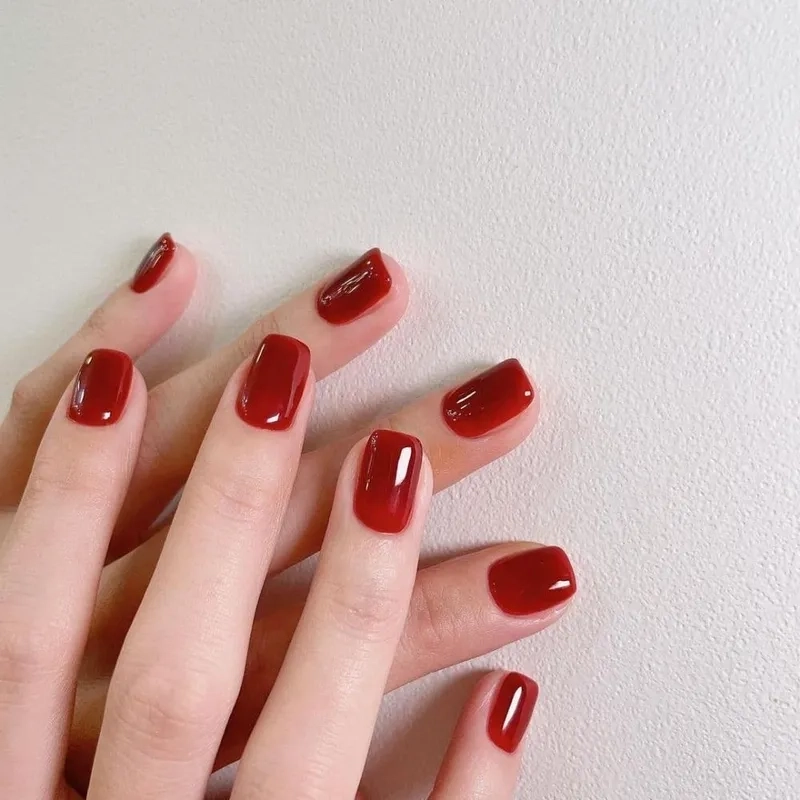 Nail tay đỏ mận mắt mèo huyền bí mê say