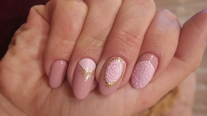 Mẫu nail hoa hồng nhẹ nhàng sang trọng nổi bật