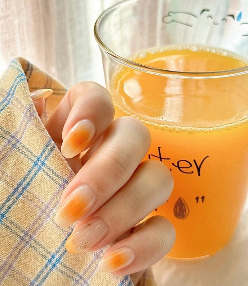 Nail màu cam thạch trong trẻo sang chảnh