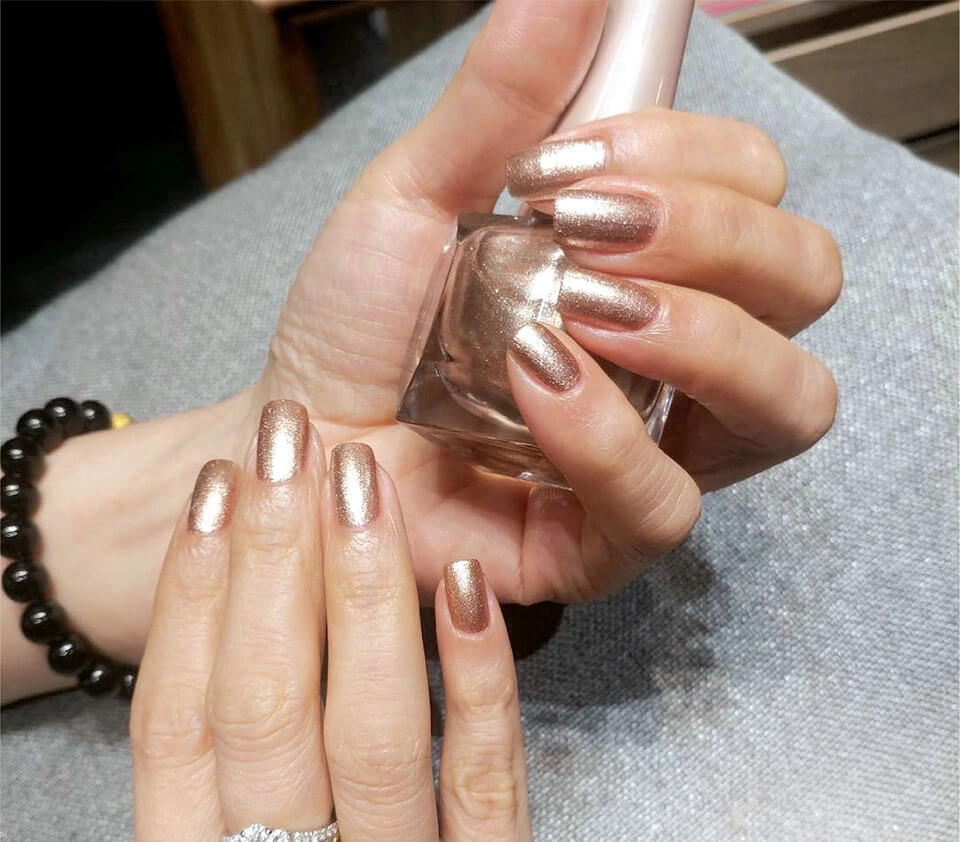 Nail nhũ lấp lánh sang chảnh cuốn hút