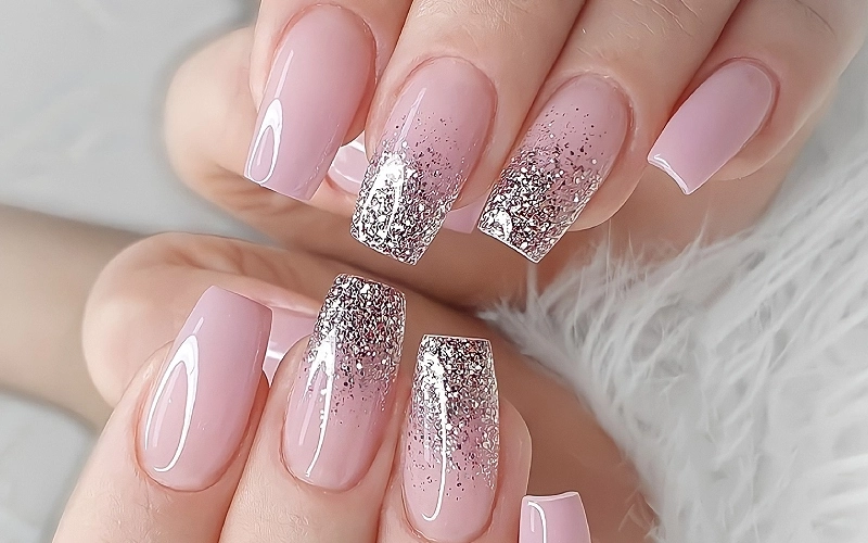 Nail nhũ đẹp rạng ngời tỏa sáng mọi ánh nhìn