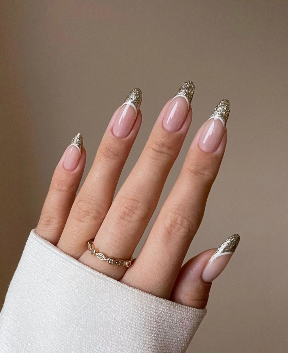 Nail nhũ bạc tinh tế thời thượng nổi bật
