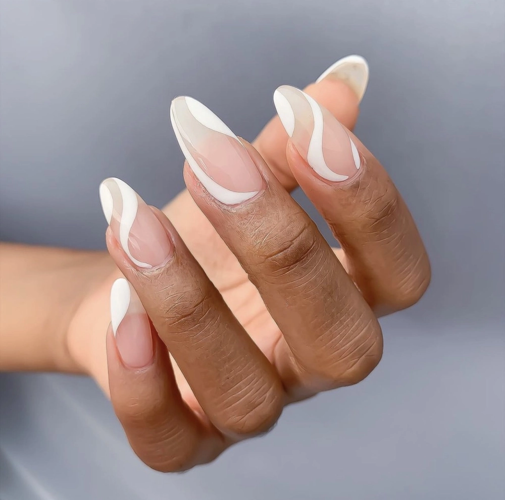 Mẫu nail sơn trơn đẹp cho đôi tay thêm mềm mại