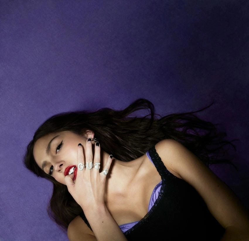 Olivia Rodrigo tỏa sáng với giọng hát đầy cảm xúc