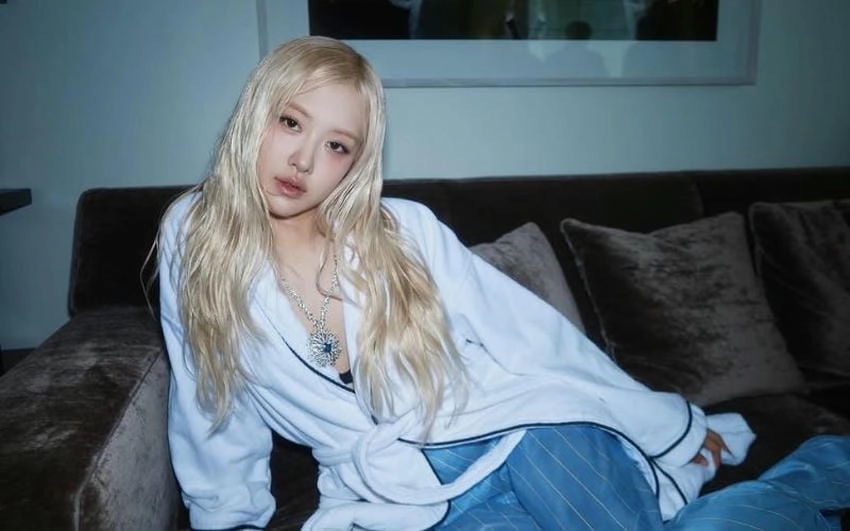 Apt Rosé phong cách tinh tế và cuốn hút