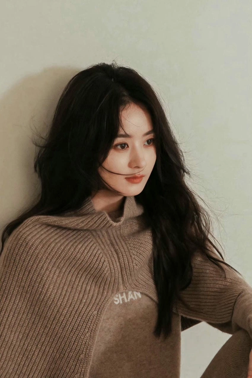 Triệu Lệ Dĩnh hiện tại vẫn giữ sức hút đỉnh cao showbiz