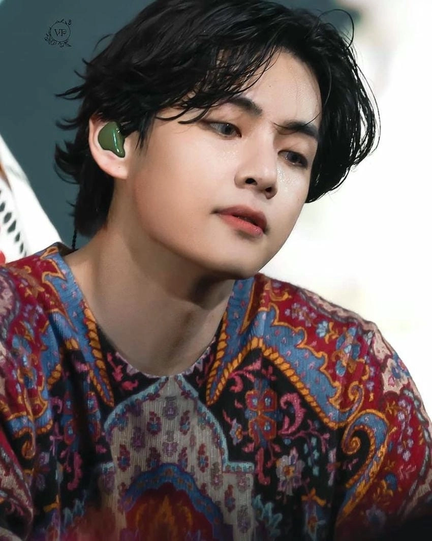 V BTS Instagram nơi chia sẻ khoảnh khắc đời thường