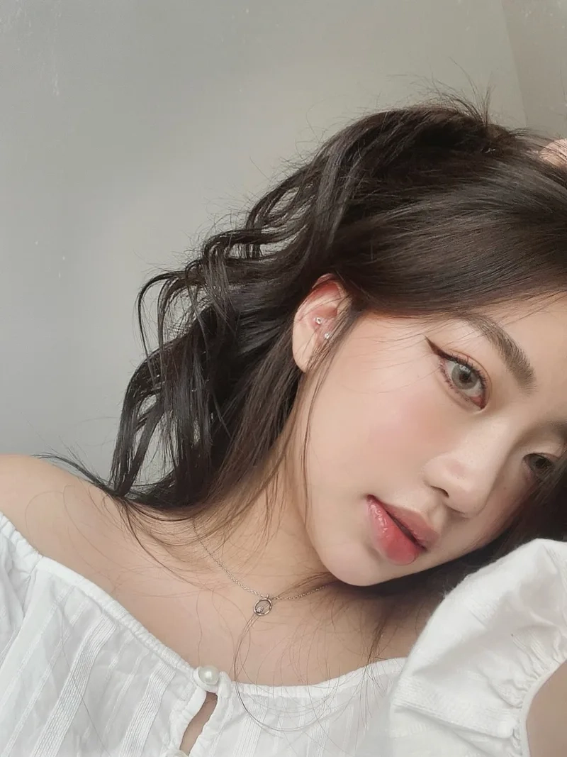 Ngắm vẻ thanh thoát trong ảnh gái xinh bình thường