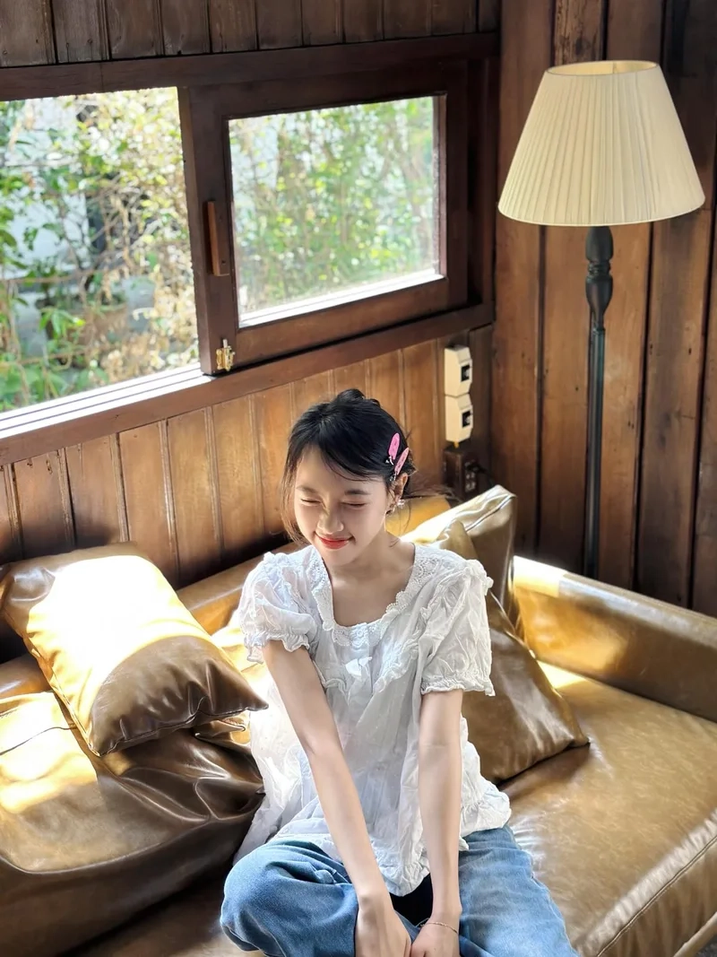 Ngắm nụ cười rạng rỡ của ảnh gái xinh cười