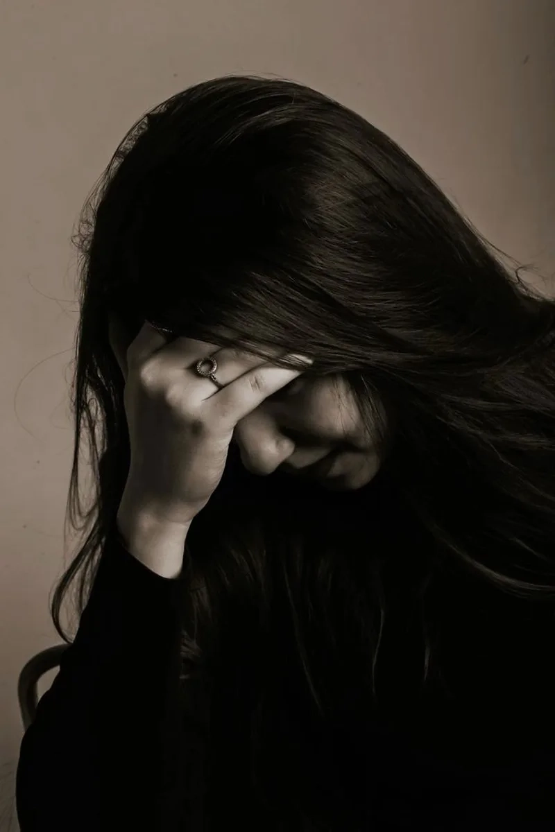 Khám phá cảm xúc với ảnh tâm trạng buồn của con gái