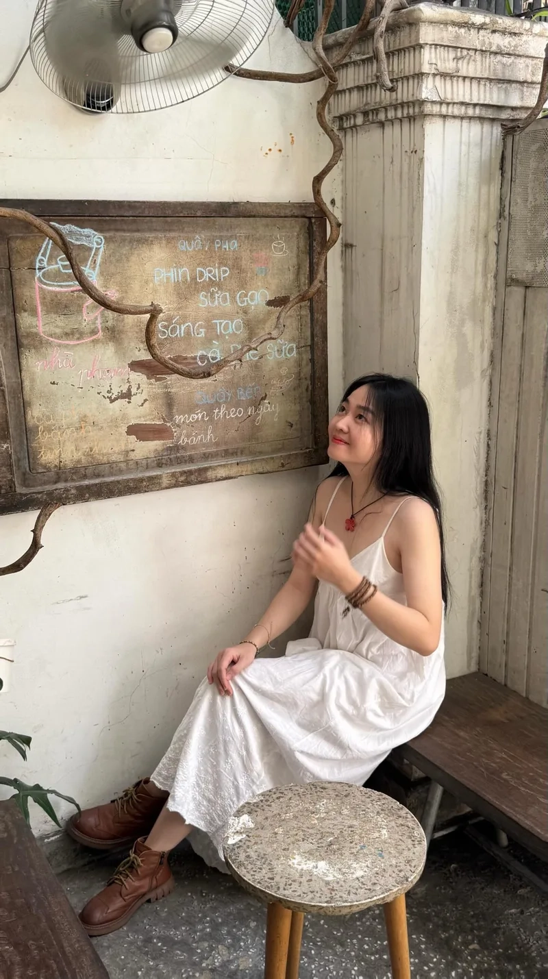 Điện thoại nổi bật nhờ hình ảnh gái xinh việt nam