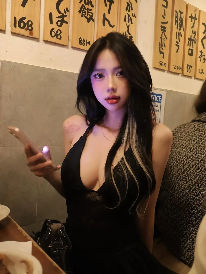 Profile thêm nữ tính nhờ avatar cô gái