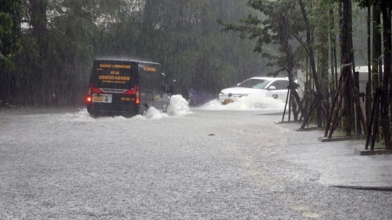 Áp suất thấp là trung tâm hình thành bão ngoại nhiệt đới