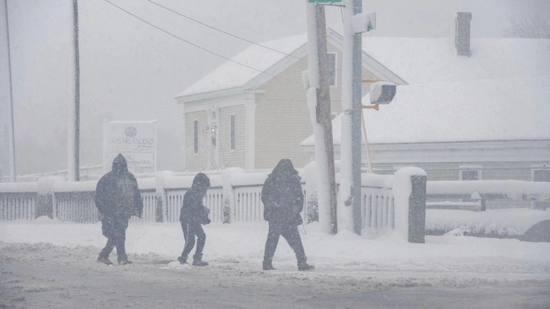 Tầm nhìn giảm nghiêm trọng trong điều kiện bão tuyết