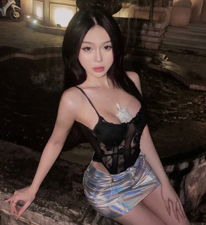 Khám phá phong cách nổi bật với body gái