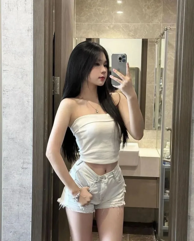 Tỏa sáng mạng xã hội với ảnh gái xinh body chuẩn