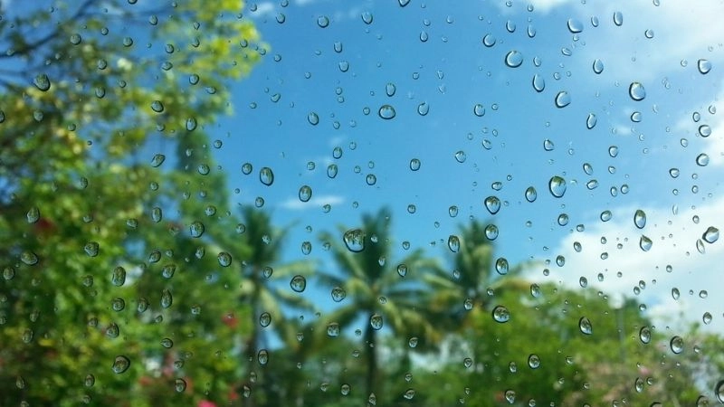 Mưa bóng mây xảy ra khi xuất hiện bóng mây nhưng trời vẫn sáng