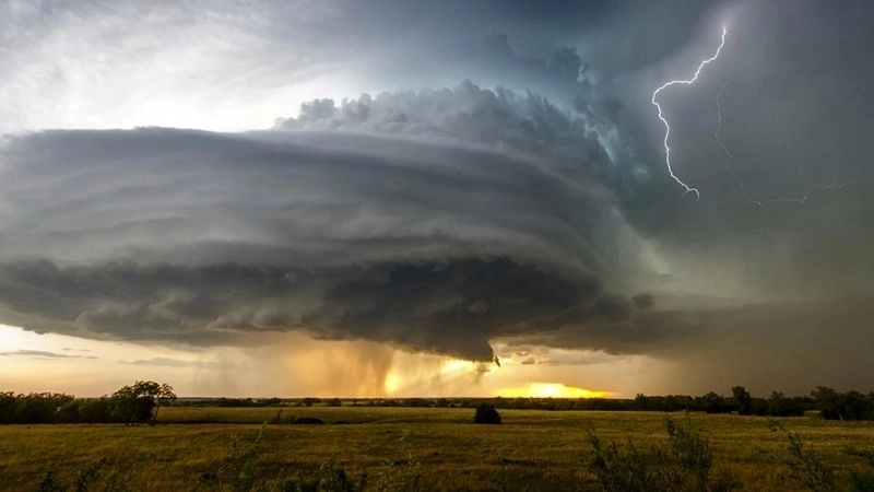 Mây vũ tích hình thành dày đặc báo hiệu cơn dông