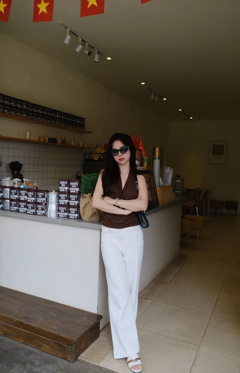 Nổi bật và đáng yêu với Ảnh gái xinh đeo kính cute