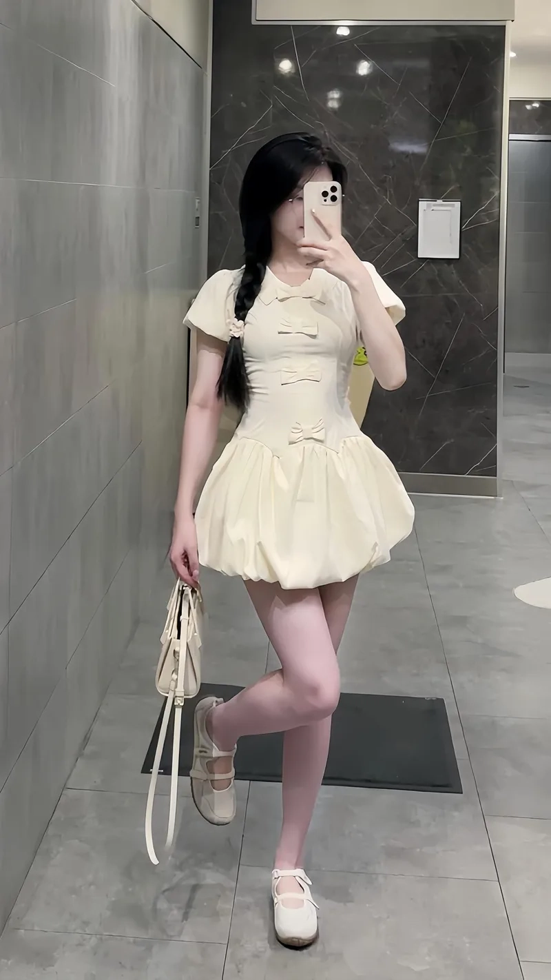 Thể hiện cá tính dễ thương cùng cô gái xinh đẹp mặc váy