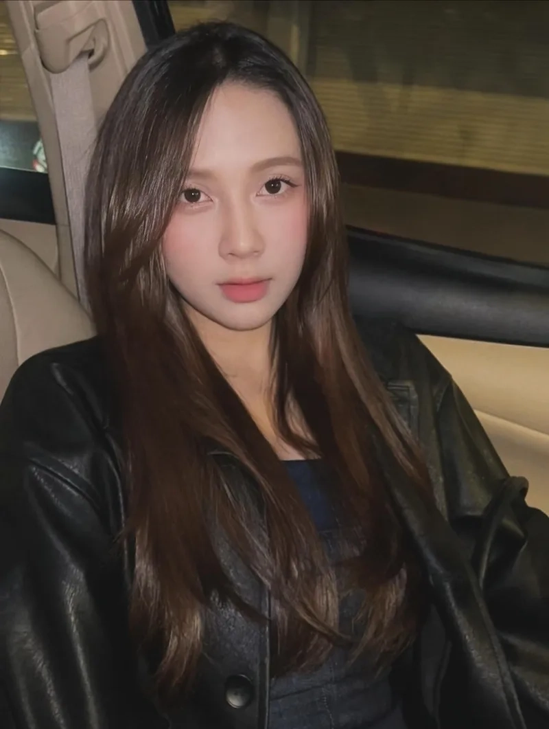 Màn hình nổi bật hơn với Hình nền gái tóc dài