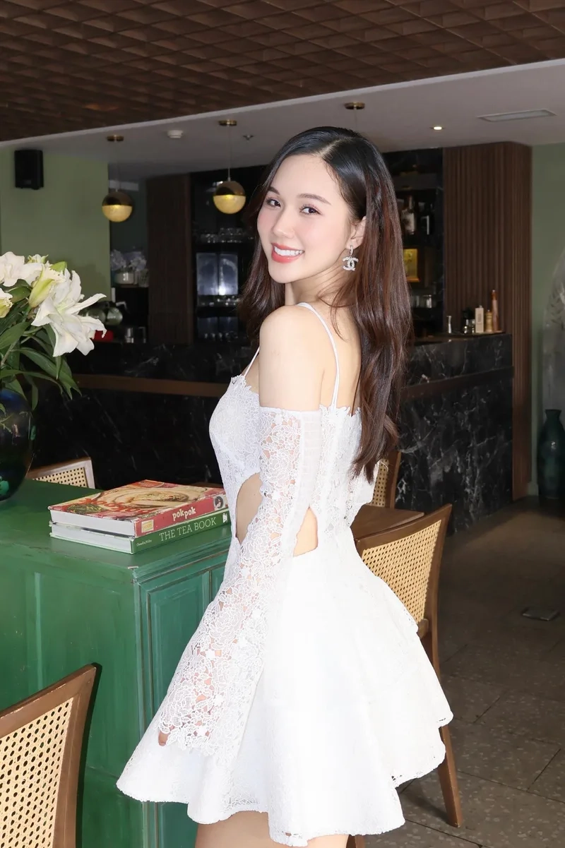 Chiêm ngưỡng nét đẹp thanh thoát của Hình ảnh cô gái tóc dài