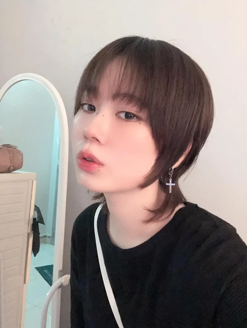 Nổi bật phong cách con gái với Con gái tóc ngắn xinh