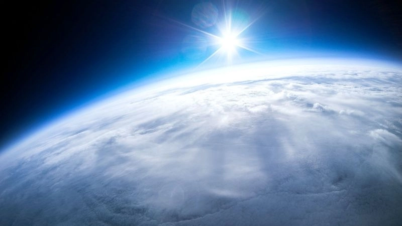 Áp suất khí quyển chênh lệch tạo nên hiện tượng gió mạnh