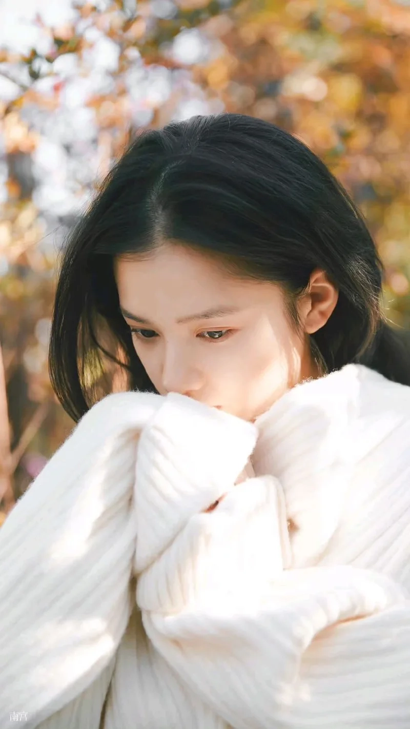 Nỗi buồn về tình yêu trong hình ảnh buồn về tình yêu của con gái