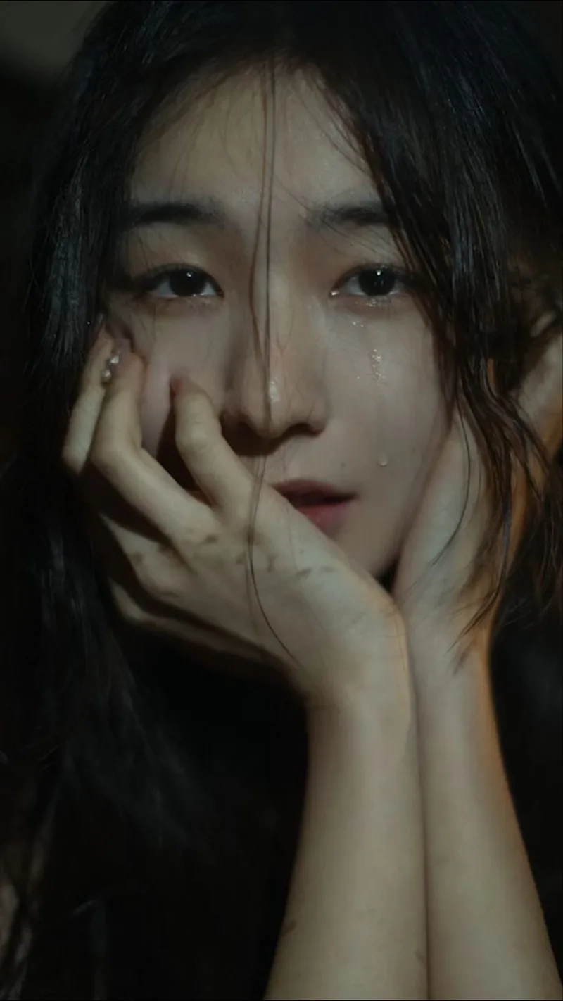 Chia sẻ nỗi lòng qua khóc facebook ảnh cô gái buồn