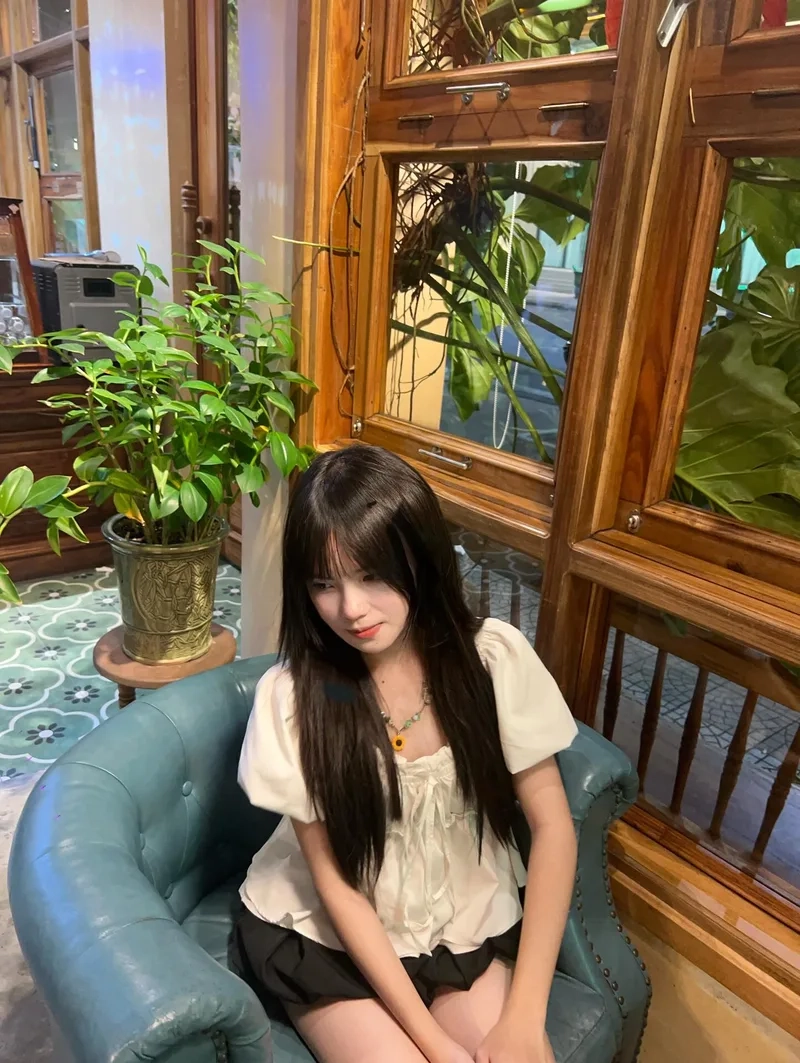 Chụp dáng ngầu với ảnh gái xinh chụp dáng cute mỗi ngày