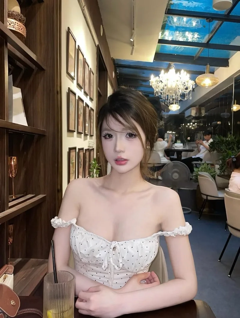 Thay đổi màn hình với Hình nền gái xinh cho điện thoại miễn phí